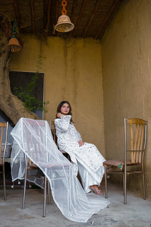 Mehré Ivory Crinkle 3 Piece Suit