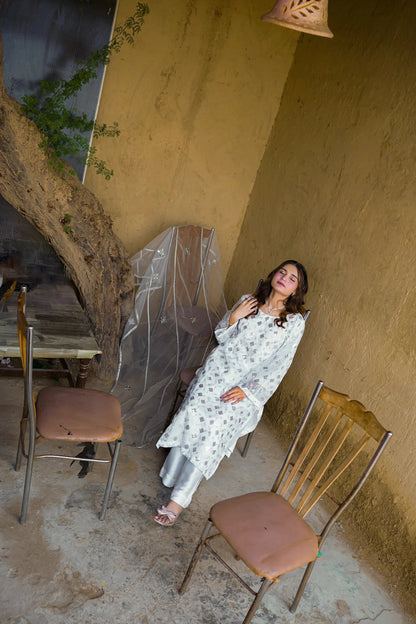 Mehré Ivory Crinkle 3 Piece Suit